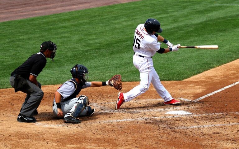 プロ野球の支配下契約とは？育成との違いや契約期限を徹底解説！